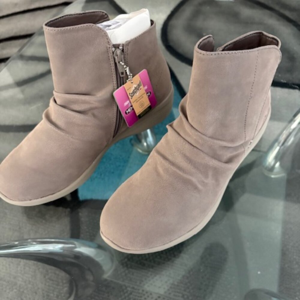 Brand New Shechers Boots Size 7.5